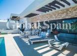 Resale - VILLA -
ROJALES