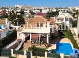 Wiederverkauf - VILLA -
TORREVIEJA - Costa Blanca