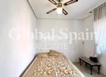 Resale - APARTMENT -
TORREVIEJA - Paseo maritimo