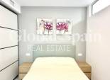 Wiederverkauf - WOHNUNG -
TORREVIEJA - Playa del Cura