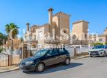 Wederverkoop - HUIS -
Villamartin - Costa Blanca