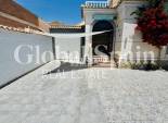 Revente - VILLA -
TORREVIEJA - La Siesta - El Salado - Torreta
