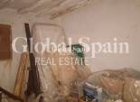 Resale - HOUSE -
SALINAS - Inland