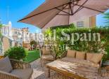 Wederverkoop - HUIS -
Villamartin - Costa Blanca