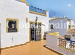 Odsprzedaż - DOM -
TORREVIEJA - 