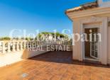 Wiederverkauf - Villa -
ORIHUELA COSTA - CABO ROIG