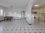 Odsprzedaż - WILLA  -
TORREVIEJA - 