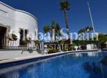 Resale - VILLA -
ALGORFA - Inland