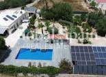 Resale - VILLA -
CREVILLENTE