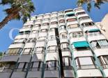 Wederverkoop - APPARTEMENT -
TORREVIEJA - Torrevieja