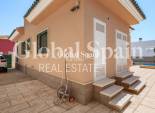 Wederverkoop - VILLA -
CIUDAD QUESADA