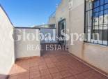 Resale - APARTMENT -
TORREVIEJA - Lago jardin
