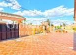 Wederverkoop - VILLA -
TORREVIEJA - LOS BALCONES - LOS ALTOS