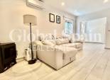Resale - VILLA -
VILLAMARTÍN - Costa Blanca