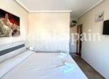 Wederverkoop - APPARTEMENT -
TORREVIEJA - Torrevieja