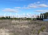 Resale - HOUSE -
JACARILLA - Inland