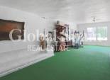 Wiederverkauf - VILLA -
ORIHUELA - Orihuela Costa