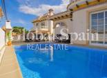 Wiederverkauf - VILLA -
TORREVIEJA - Torrevieja