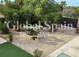Resale - VILLA -
CREVILLENTE