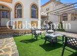 Resale - HOUSE -
TORREVIEJA - Costa Blanca