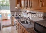 Resale - HOUSE -
ORIHUELA COSTA - VILLAMARTÍN
