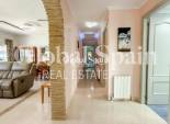 Wederverkoop - HUIS -
CATRAL - Catral