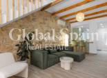Resale - HOUSE -
TORREVIEJA - Centro - Muelle Pesquero