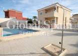 Wiederverkauf - Villa -
TORREVIEJA - Aguas Nuevas