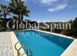 Wiederverkauf - VILLA -
VILLAMARTÍN - Costa Blanca