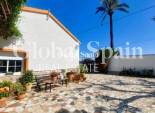 Wiederverkauf - HAUS -
LA MARINA - Costa Blanca