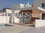 Resale - Villa Penthouse -
TORREVIEJA - Aguas Nuevas
