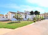 Resale - VILLA -
ORIHUELA COSTA - Villamartin