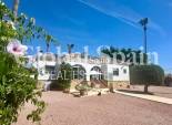 Revente - MAISON -
CATRAL - Catral