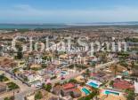 Venta - VILLA -
ROJALES - Centro de la Ciudad Quesada