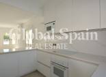 Wederverkoop - VILLA -
ALGORFA - Inland
