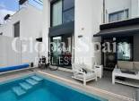 Resale - VILLA -
ORIHUELA COSTA - VILLAMARTÍN