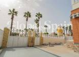 Resale - HOUSE -
ORIHUELA - Urbanización Perla del Mar