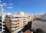 Wiederverkauf - WOHNUNG -
TORREVIEJA - Center