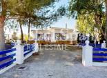 Resale - VILLA -
ORIHUELA