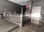 Wederverkoop - APPARTEMENT -
TORREVIEJA - Puerto