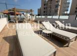 Wederverkoop - HUIS -
TORREVIEJA - Nueva Torrevieja