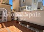 Odsprzedaż - WILLA  -
TORREVIEJA - 