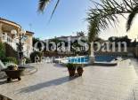 Wiederverkauf - VILLA -
TORREVIEJA - Aguas Nuevas