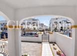 Odsprzedaż - DOM -
TORREVIEJA - 