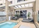 Resale - VILLA -
VILLAMARTÍN - Costa Blanca