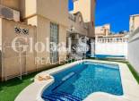 Resale - HOUSE -
ORIHUELA COSTA - VILLAMARTÍN
