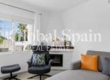 Odsprzedaż - WILLA  -
TORREVIEJA - 