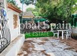 Resale - VILLA -
ORIHUELA COSTA - Punta Prima