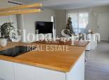 Wederverkoop - VILLA -
ORIHUELA - Urb. Montepinar