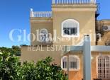 Odsprzedaż - WILLA  -
TORREVIEJA - 